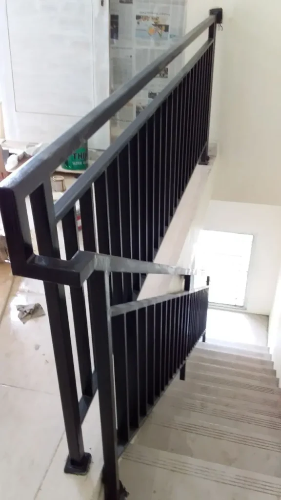 Pasang Railing Tangga Besi Tangerang